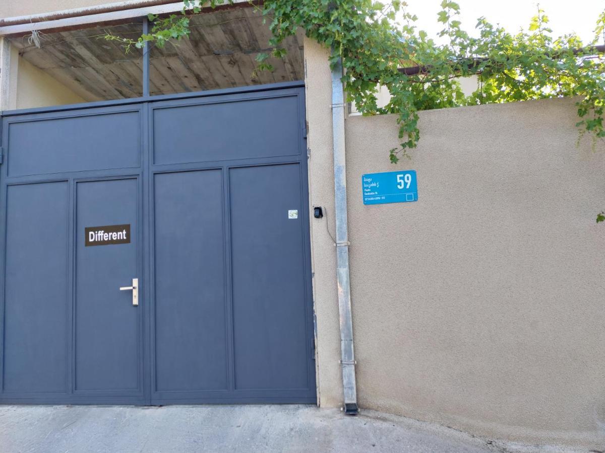 Guesthouse Different Tbilisi Bagian luar foto