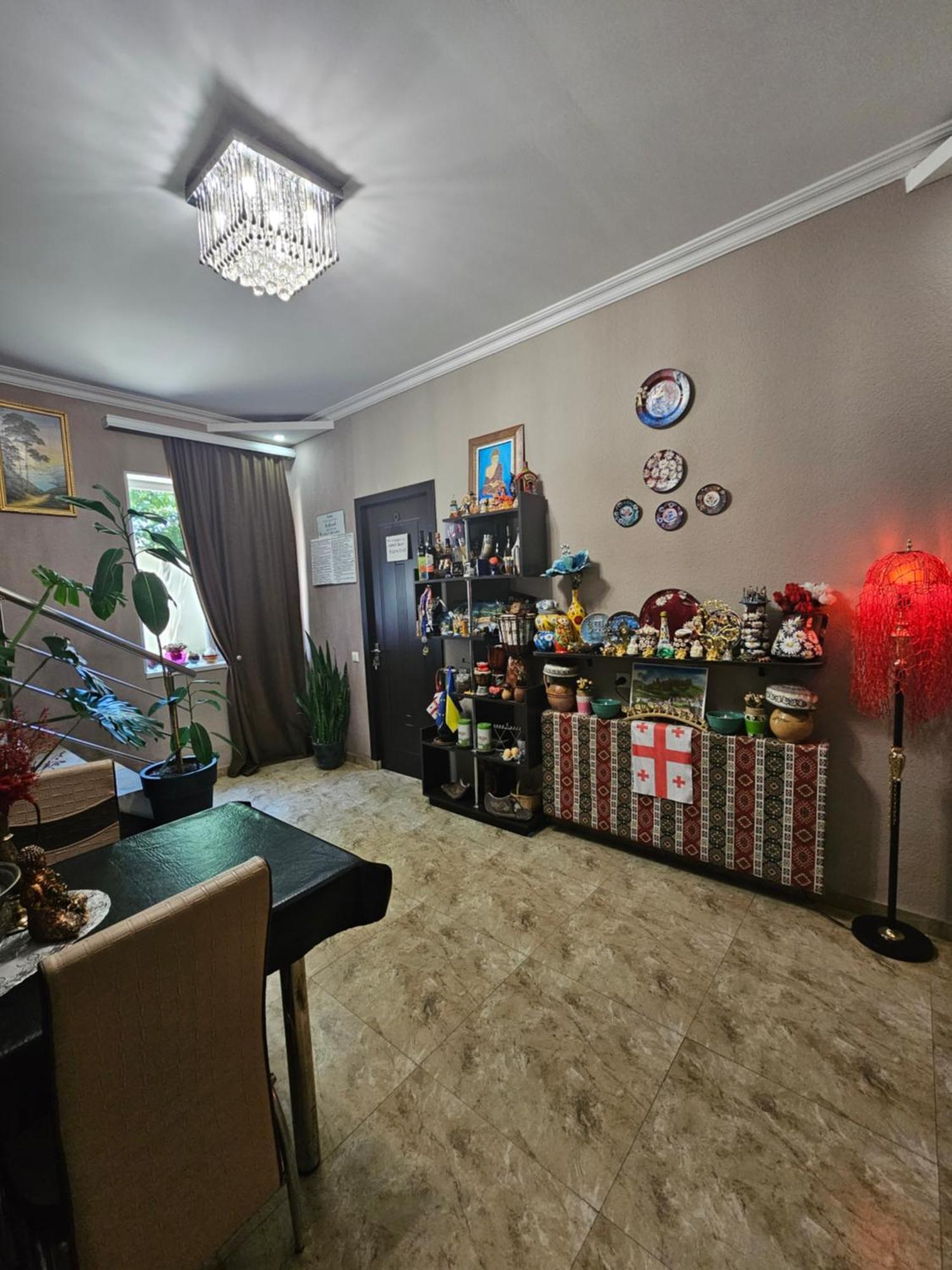Guesthouse Different Tbilisi Bagian luar foto