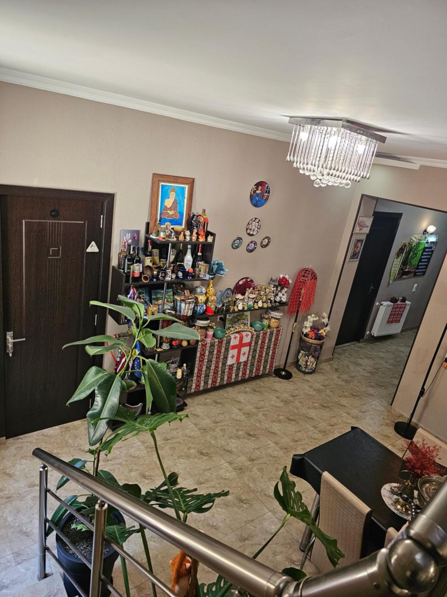 Guesthouse Different Tbilisi Bagian luar foto