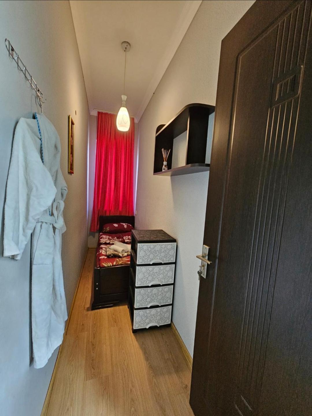 Guesthouse Different Tbilisi Bagian luar foto