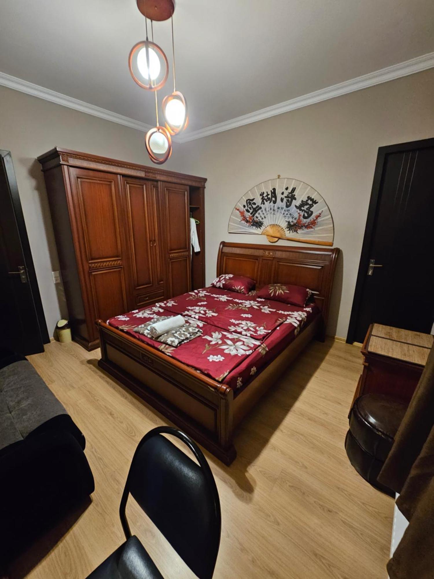 Guesthouse Different Tbilisi Bagian luar foto