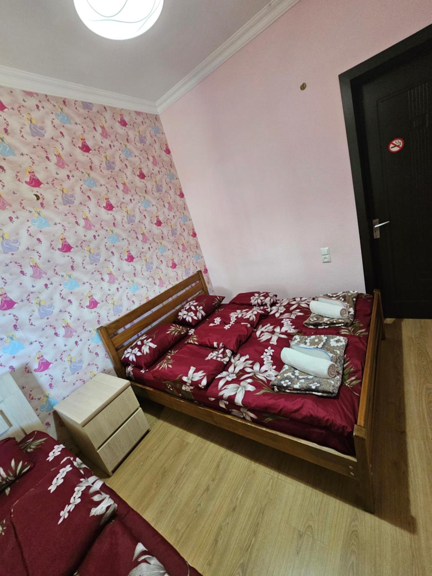 Guesthouse Different Tbilisi Ruang foto