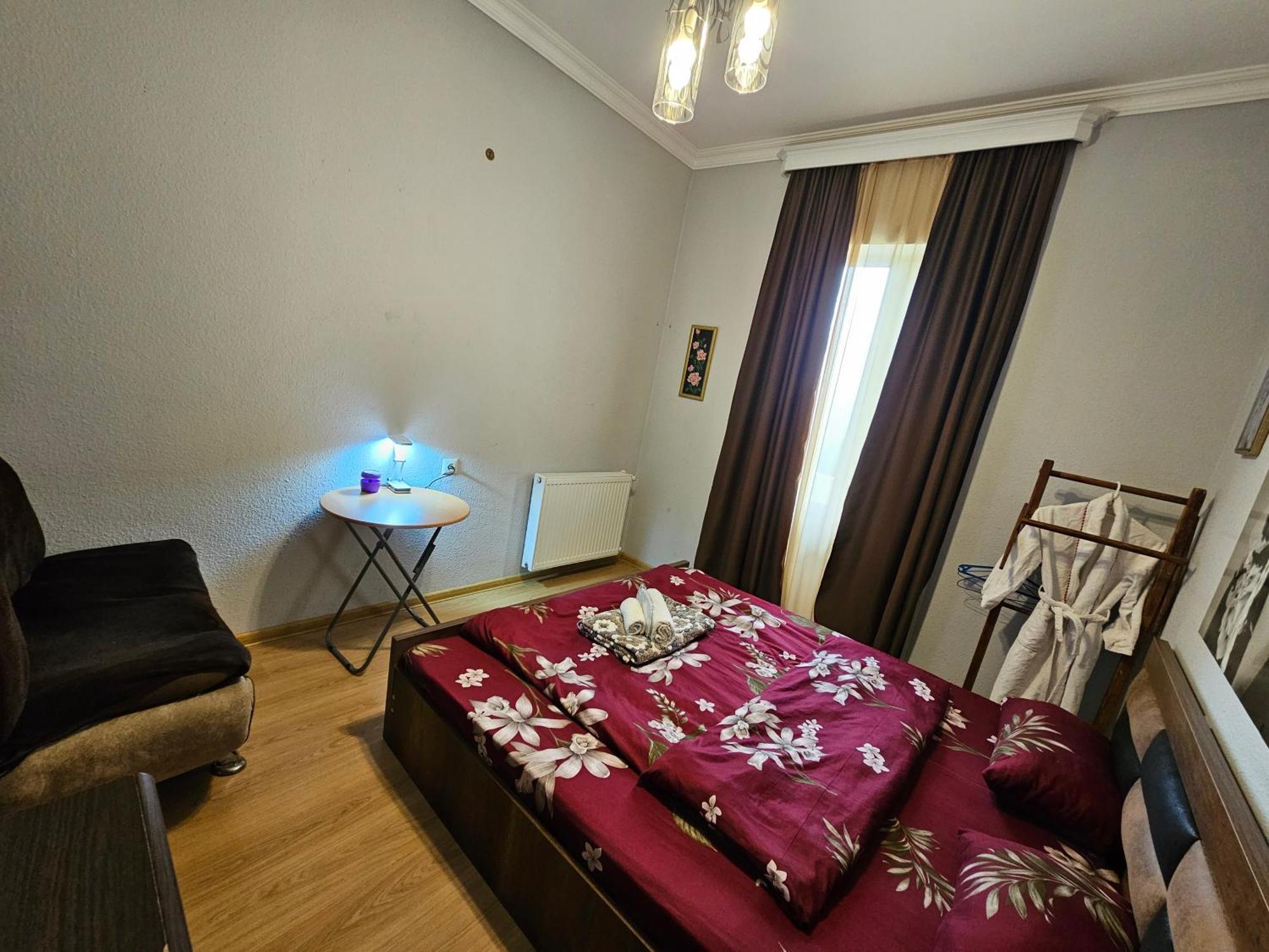 Guesthouse Different Tbilisi Bagian luar foto